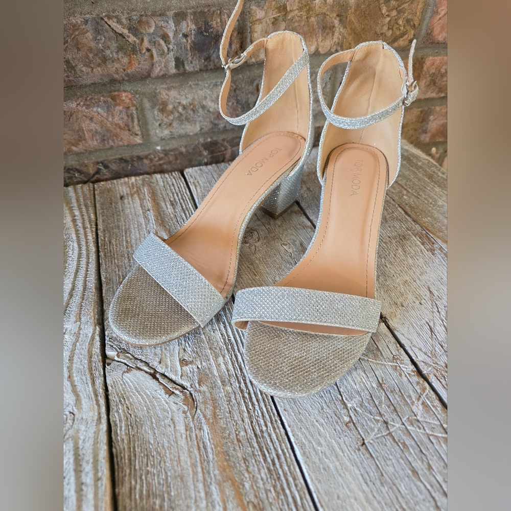 Top Moda Silver Women's Sandals; Formal Shoes; Homecoming Prom Shoes; Size 8